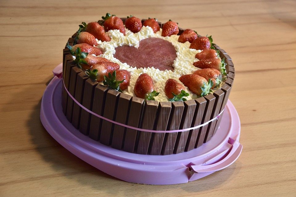 Erdbeertorte mit Frischkäse-Joghurt-Creme