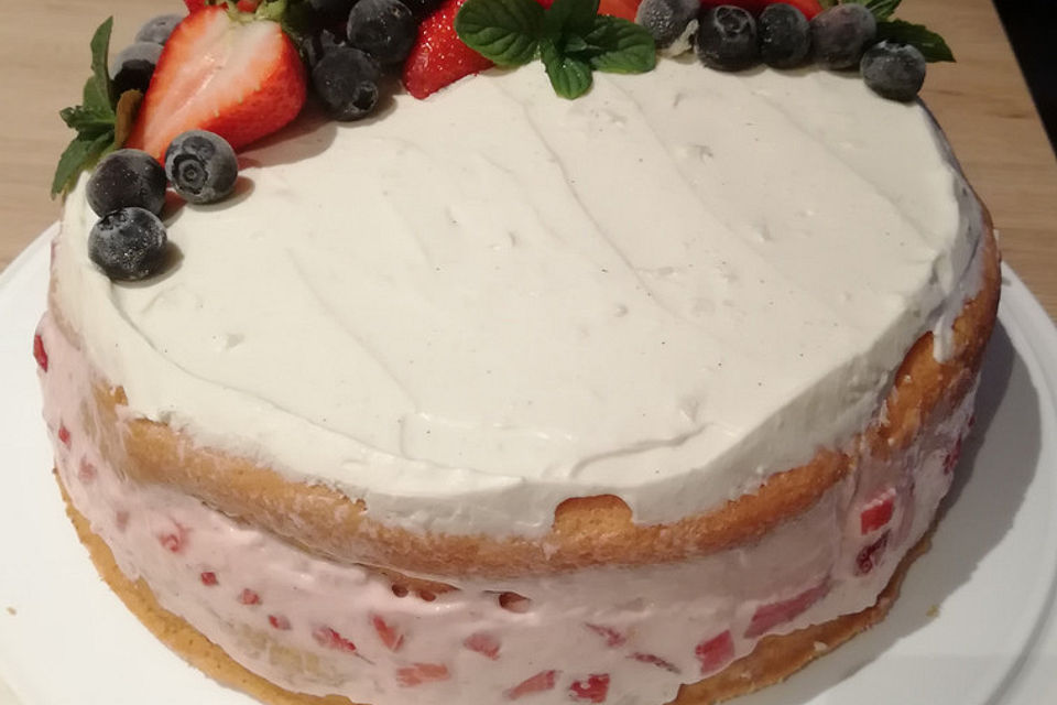 Erdbeertorte mit Frischkäse-Joghurt-Creme