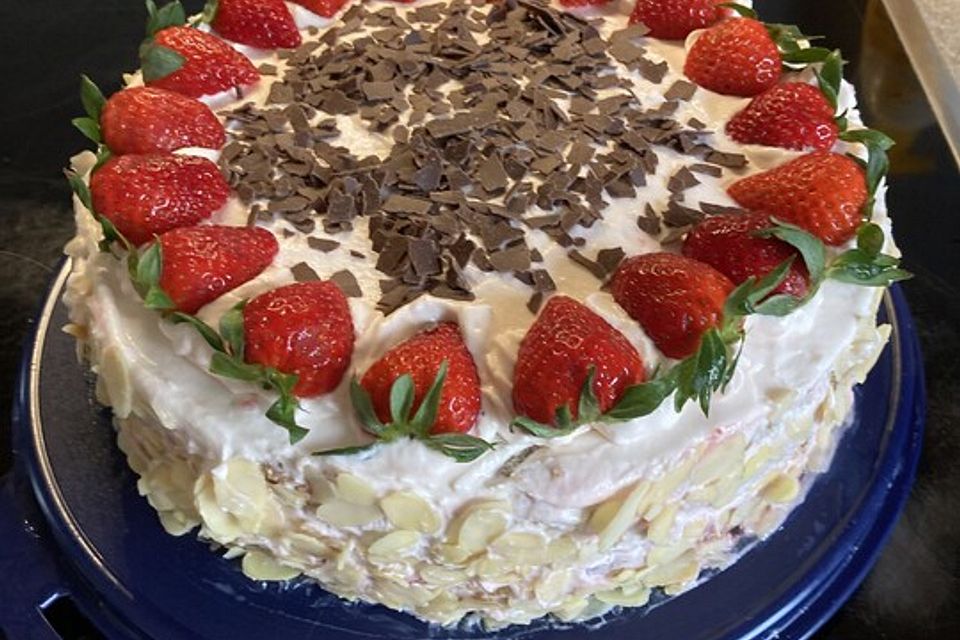 Erdbeertorte mit Frischkäse-Joghurt-Creme