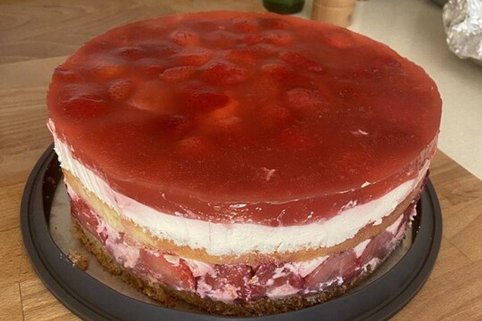 Erdbeertorte mit Frischkäse-Joghurt-Creme