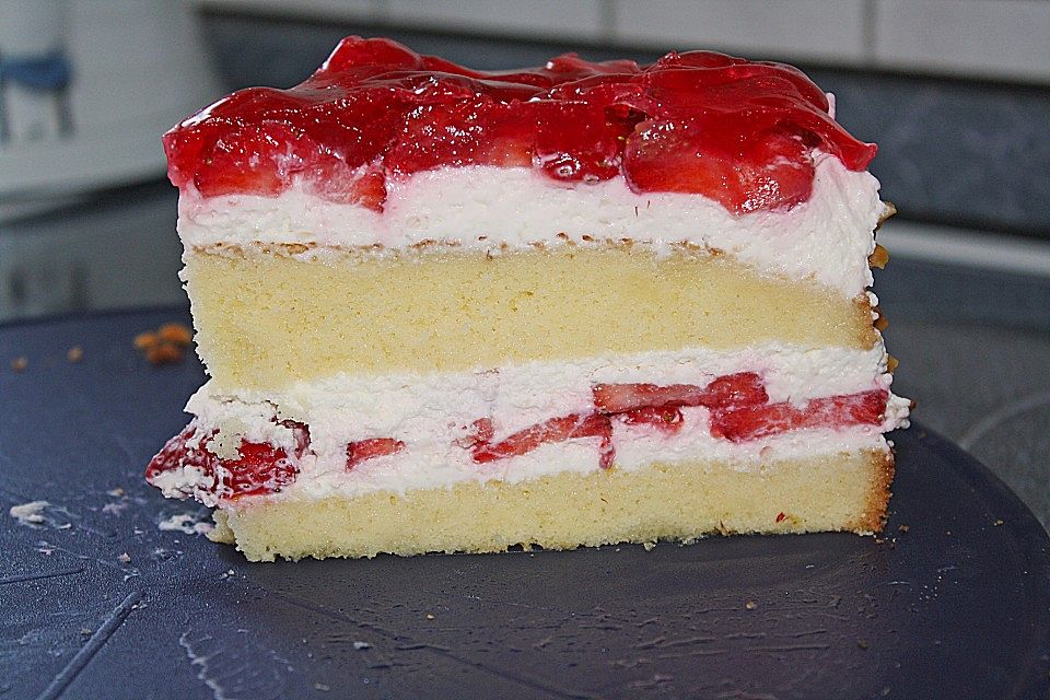 Erdbeertorte mit Frischkäse-Joghurt-Creme