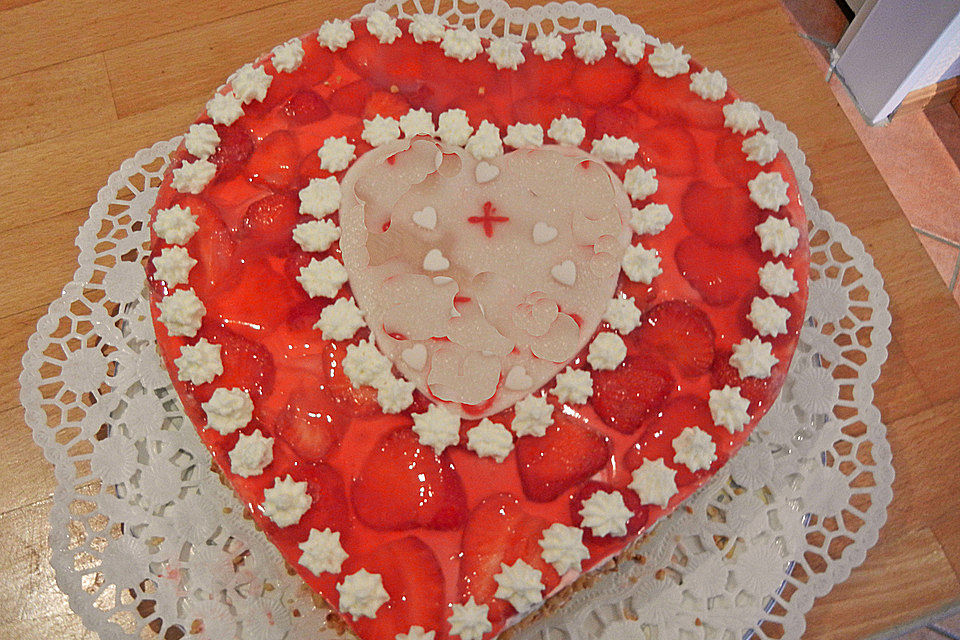 Erdbeertorte mit Frischkäse-Joghurt-Creme