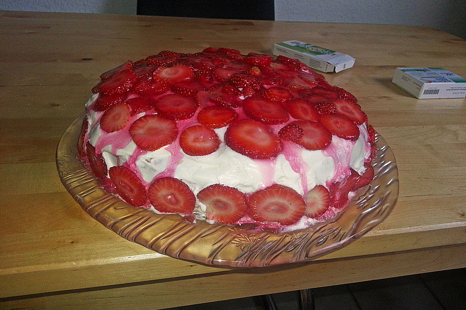 Erdbeertorte mit Frischkäse-Joghurt-Creme