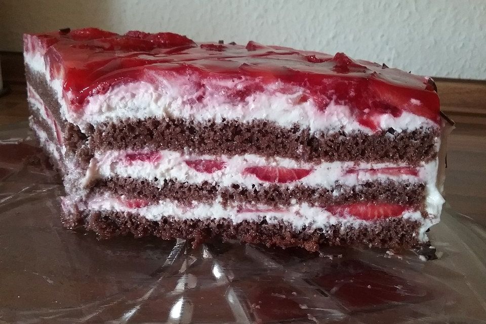 Erdbeertorte mit Frischkäse-Joghurt-Creme