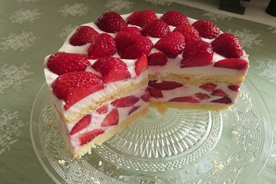 Erdbeertorte mit Frischkäse-Joghurt-Creme