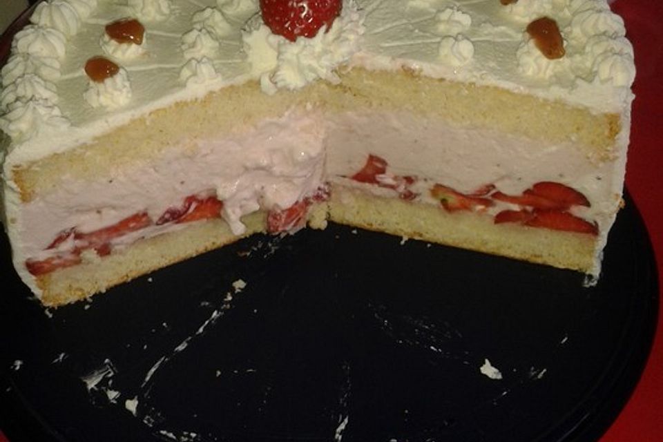 Erdbeertorte mit Frischkäse-Joghurt-Creme