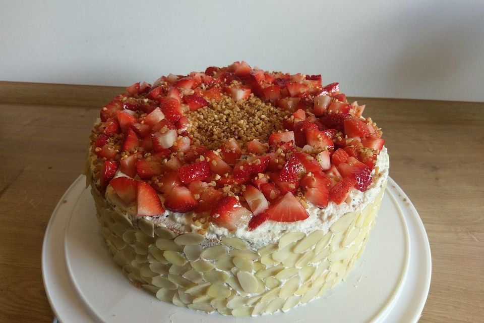 Erdbeertorte mit Frischkäse-Joghurt-Creme