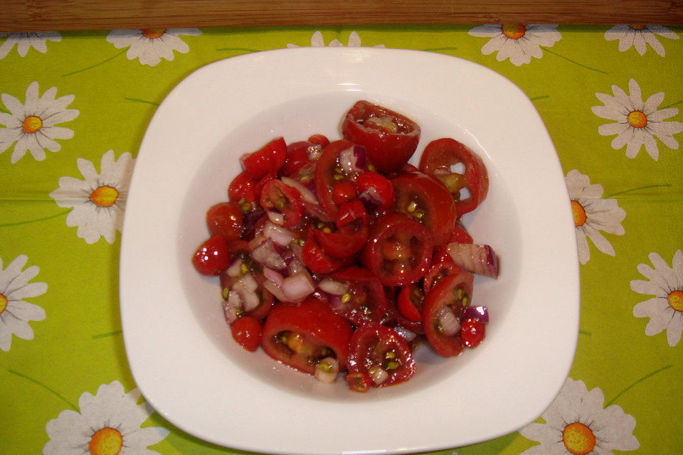 Tomatensalat mit Zitrone Tomatensalat mit Zitrone