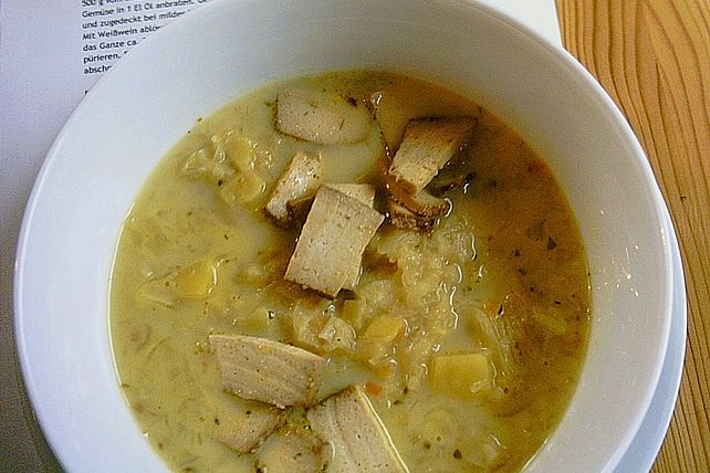 Kartoffel-Sauerkraut Suppe mit Räuchertofu von vanzi7mon| Chefkoch