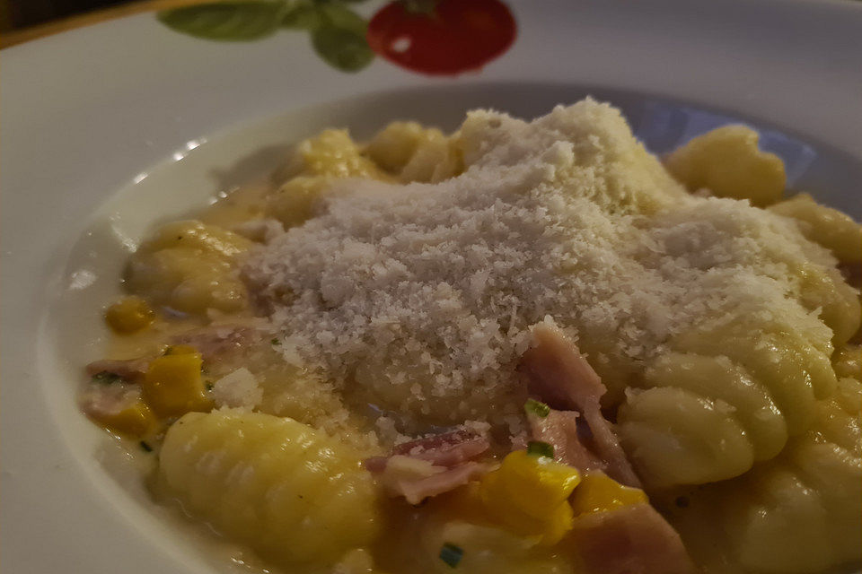 Gnocchi in Käse - Sahne - Soße