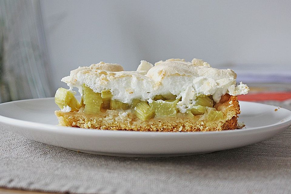 Rhabarberkuchen mit Baiserhaube