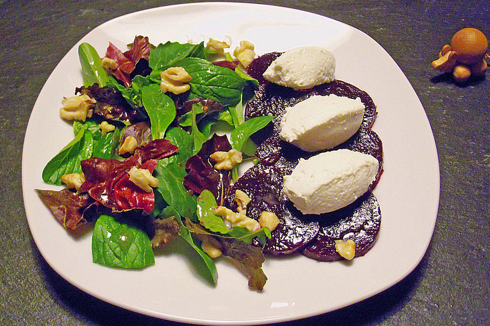 Rote Bete - Salat mit Käsenocken