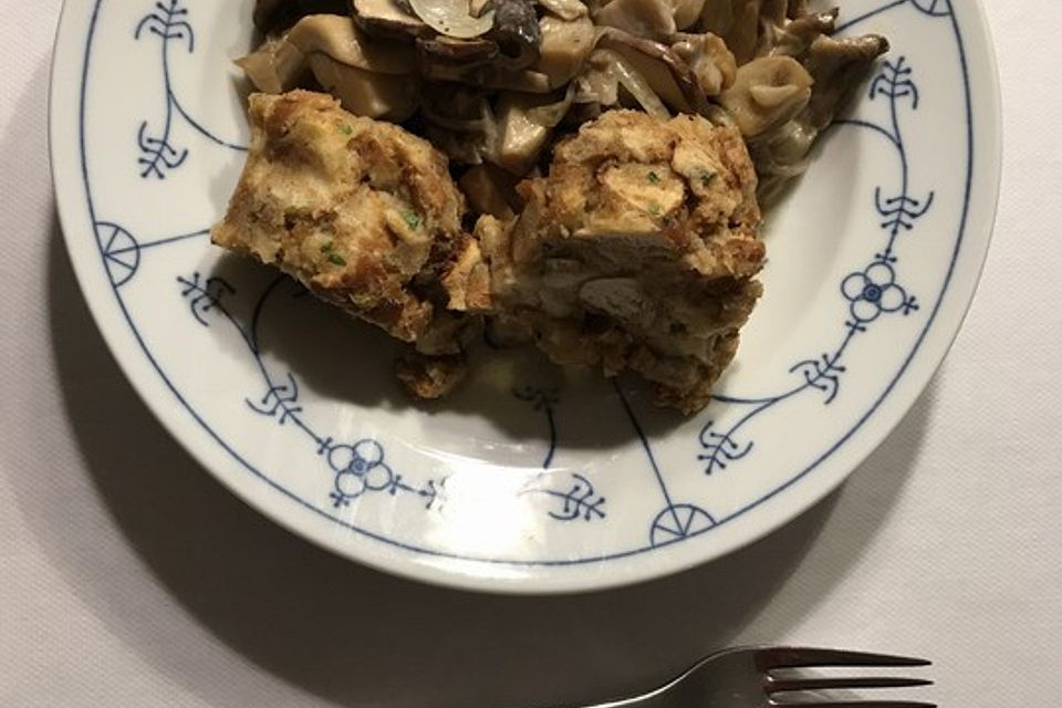 Semmelknödel aus der Form