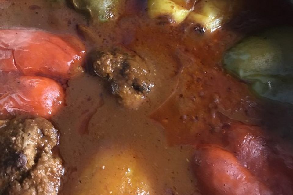 Gefüllte Paprika mit Hackfleisch, Schafskäse und Curry