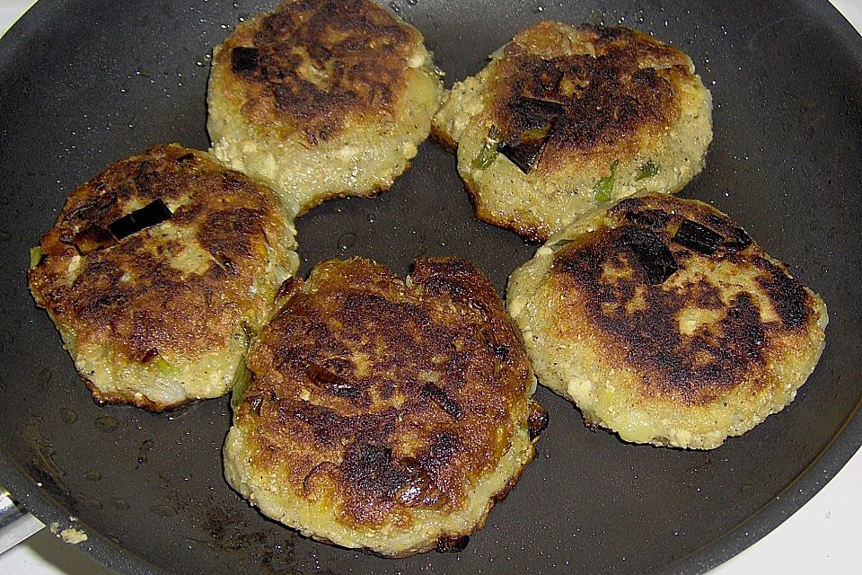 Kartoffeln - Sauerkraut - Tofu Bratlinge