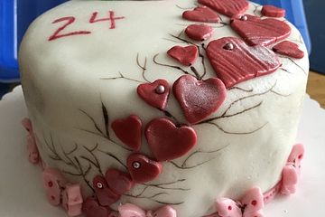 Hochzeitstorte Mit Schokocreme Und Erdbeeren Von Strezerella Chefkoch
