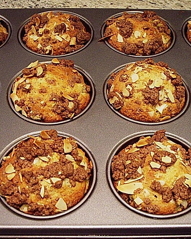 Rhabarber Muffins mit Streuseln