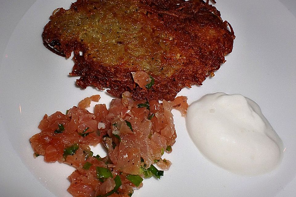 Lachs - Tatar an Rösti mit Meerrettich - Joghurt