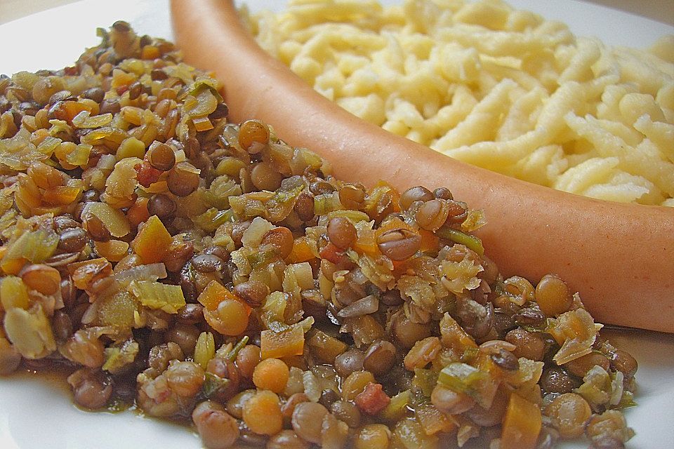 Linsen mit Spätzle und Saitenwürstchen