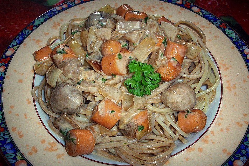 Spaghetti in Zwiebel - Knoblauchsoße mit falscher Sahne