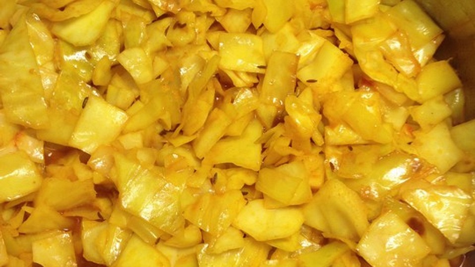 Gebratener Weißkohl auf indische Art