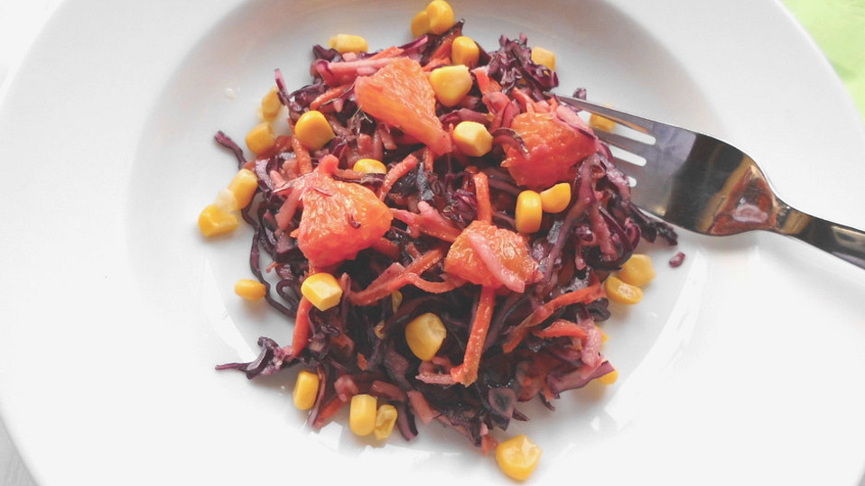 Fruchtiger Rotkohl - Möhren - Salat von sandra-ko Fruchtiger Rotkohl - Möhren - Salat von sandra-ko