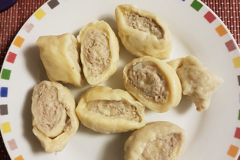 Nudelschnecken gefüllt mit Hackfleisch Nudelschnecken gefüllt mit Hackfleisch