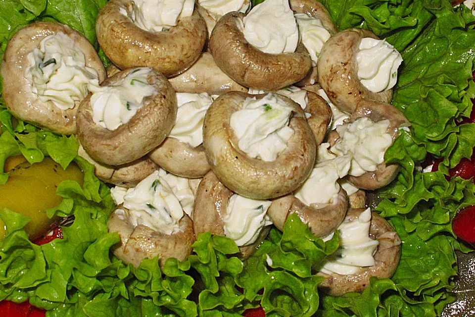 Gefüllte Champignons mit Frischkäse und Knoblauch