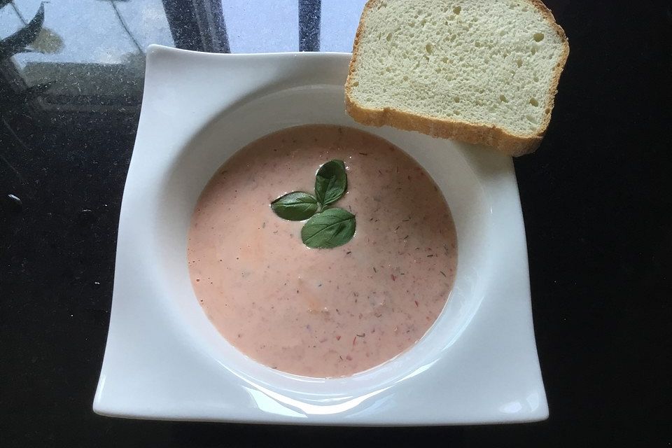 Kalte Paprika-Joghurt-Suppe