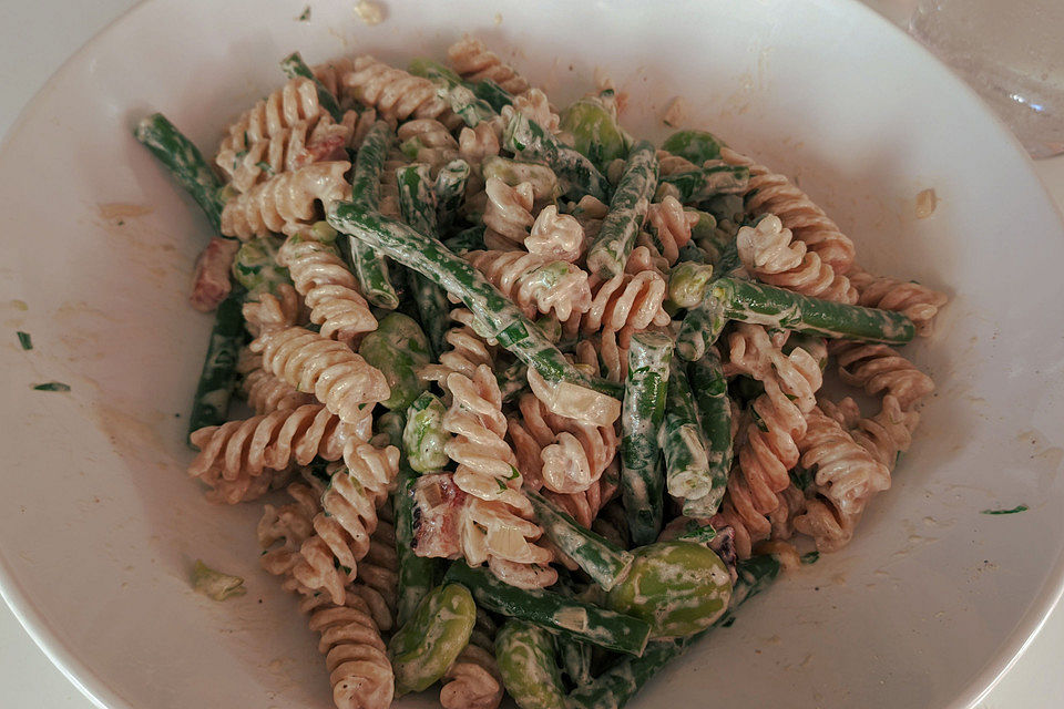 Fricelli mit frischen Bohnen und Pancetta