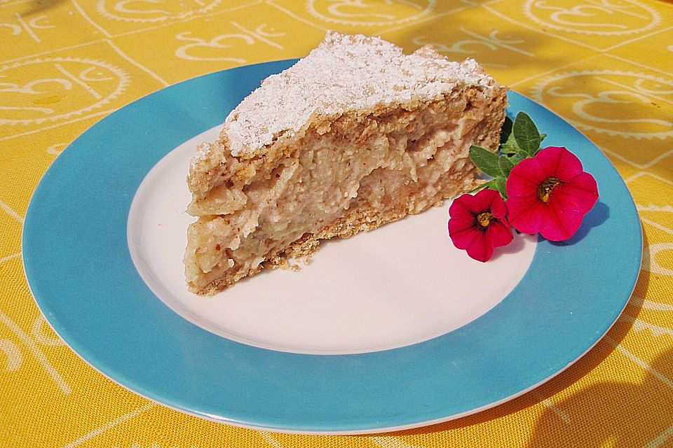 Gedeckter Bratapfelkuchen