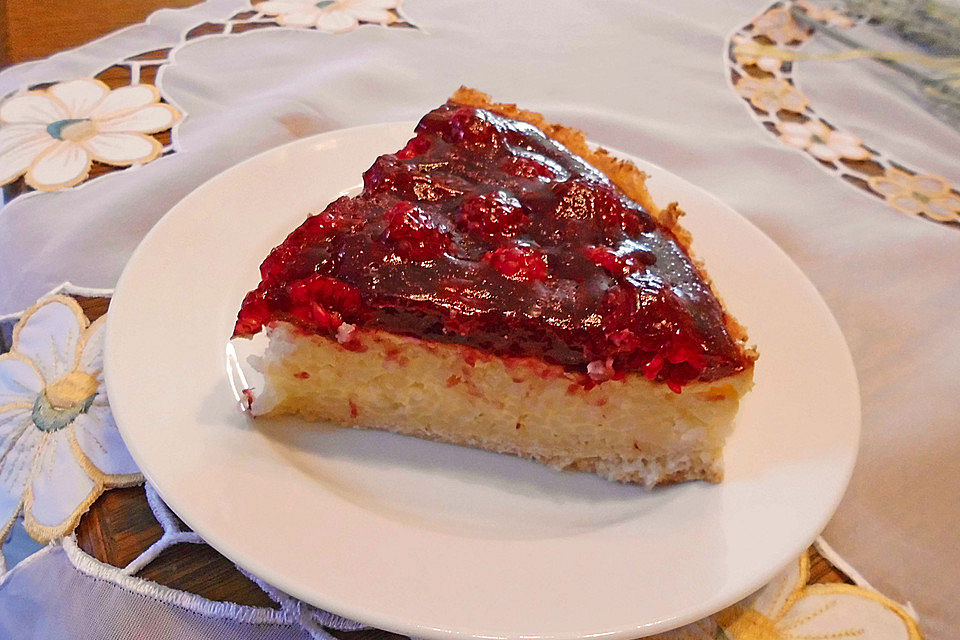 Milchreiskuchen mit Kirschen