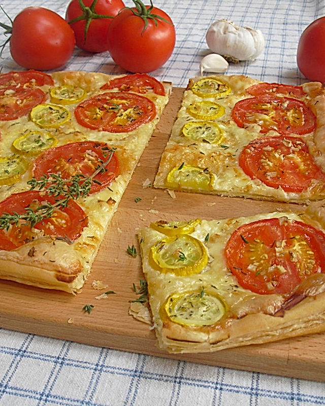 Blätterteig - Pizza mit Tomaten