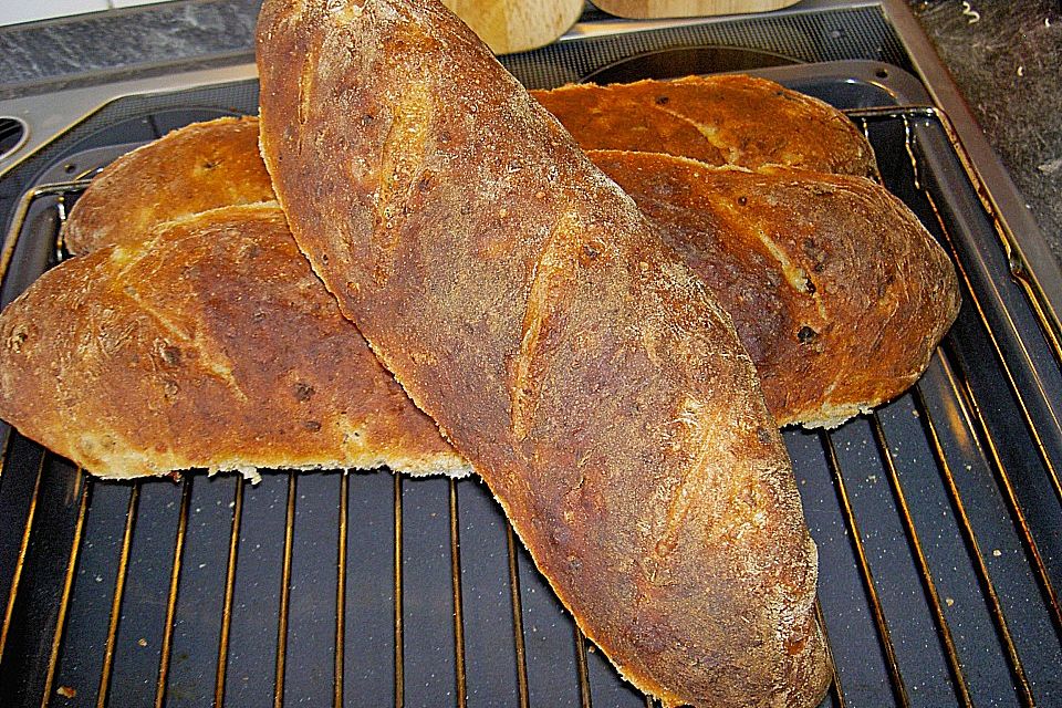 Kartoffelbaguette mit getrockneten Tomaten