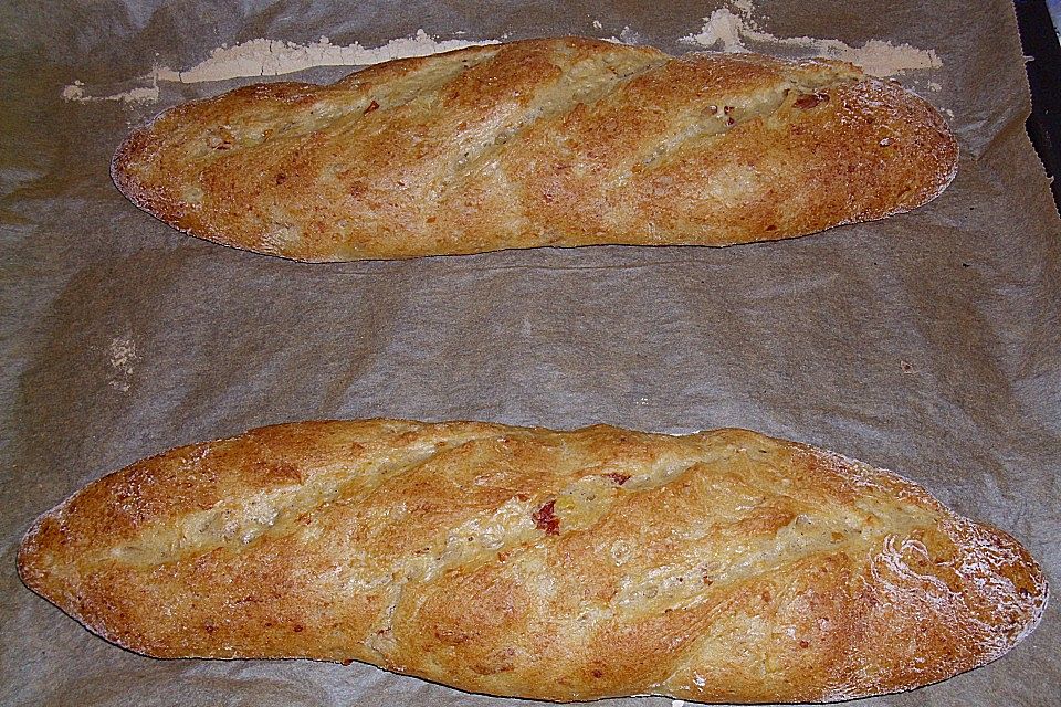 Kartoffelbaguette mit getrockneten Tomaten