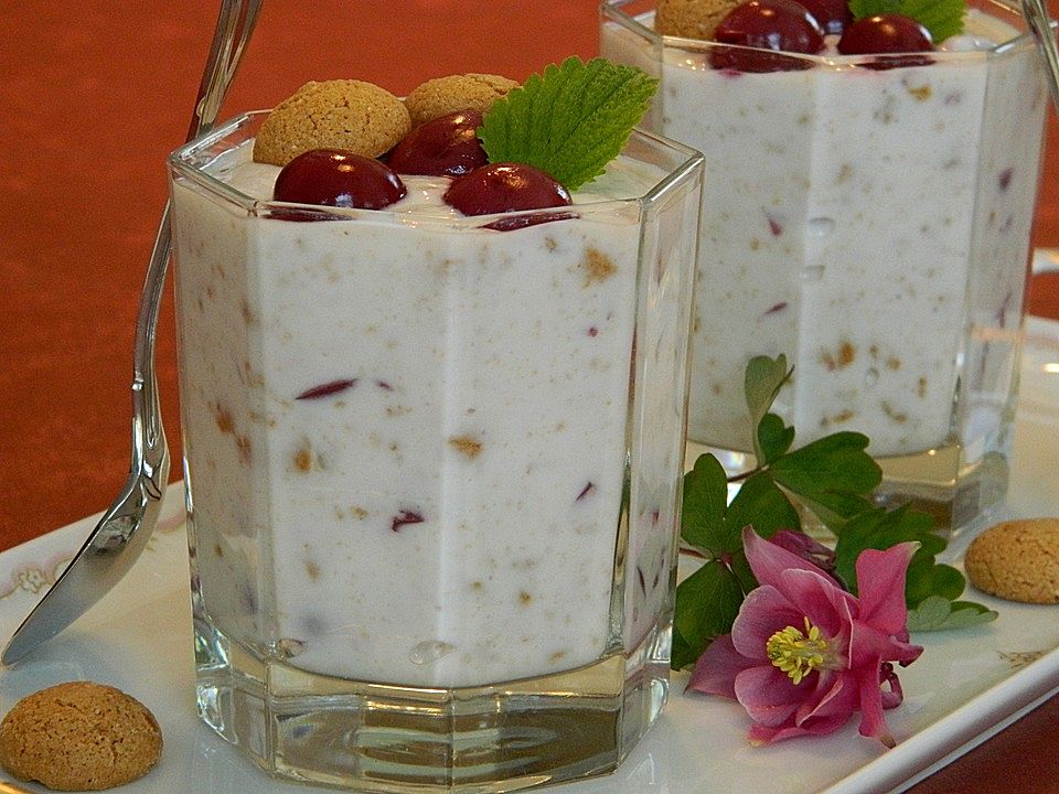 Quark - Joghurt Creme mit Amarettini und Sauerkirschen von Bernd| Chefkoch