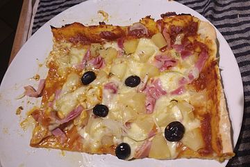 Pizza Mit Schinken Und Ananas Chefkoch