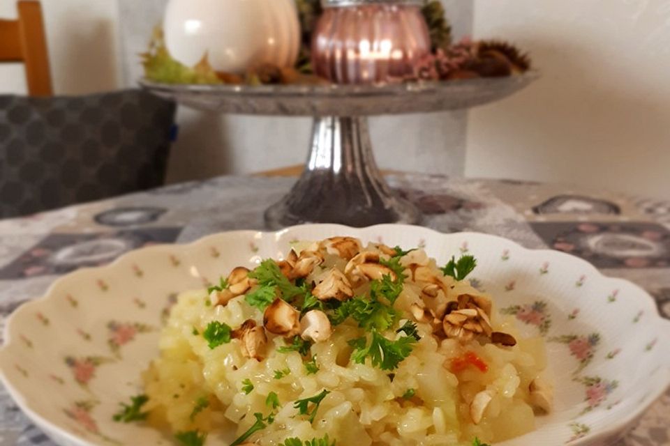 Kohlrabi-Risotto mit Pinienkernen