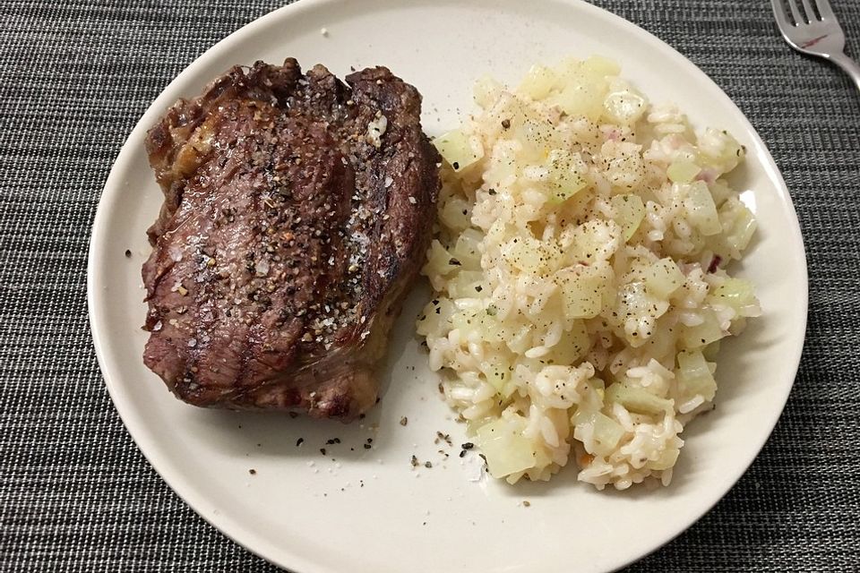 Kohlrabi-Risotto mit Pinienkernen