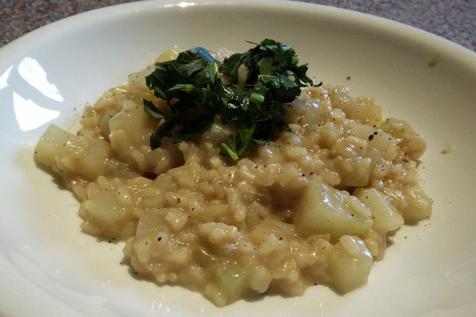 Kohlrabi-Risotto mit Pinienkernen