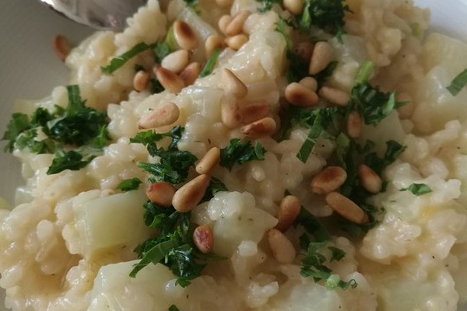 Kohlrabi-Risotto mit Pinienkernen