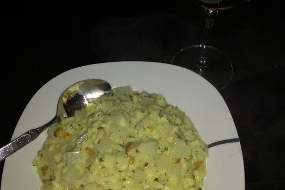 Kohlrabi-Risotto mit Pinienkernen