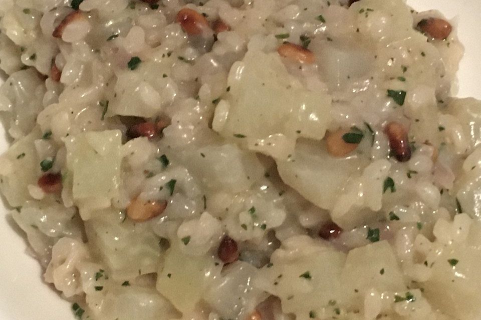 Kohlrabi-Risotto mit Pinienkernen