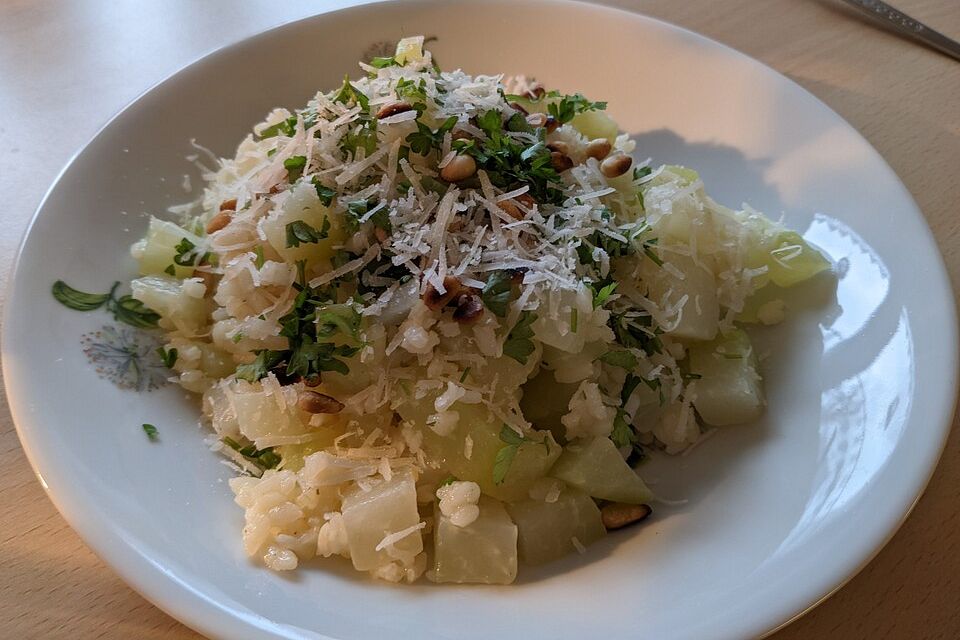 Kohlrabi-Risotto mit Pinienkernen