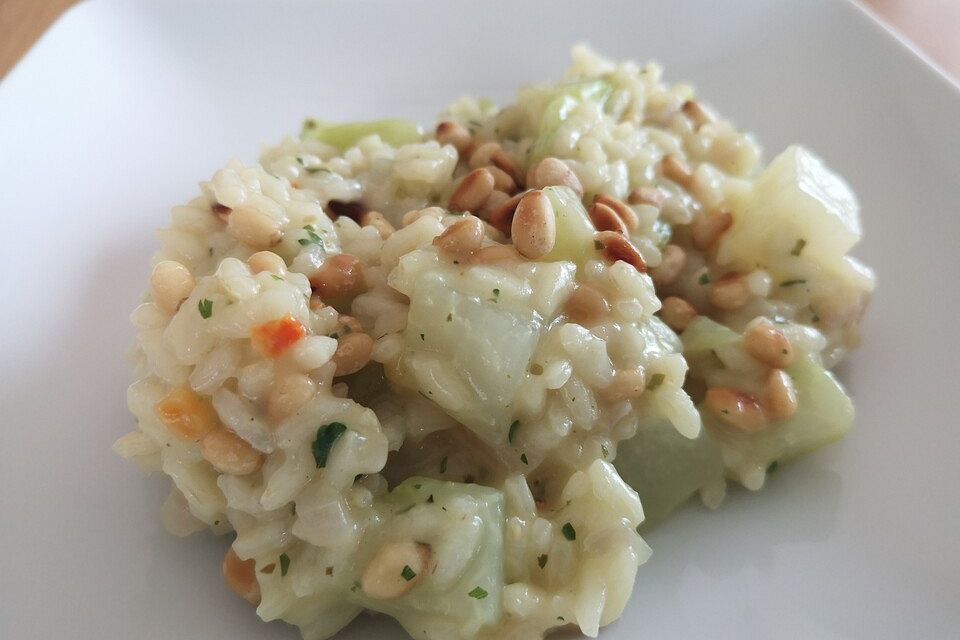 Kohlrabi-Risotto mit Pinienkernen