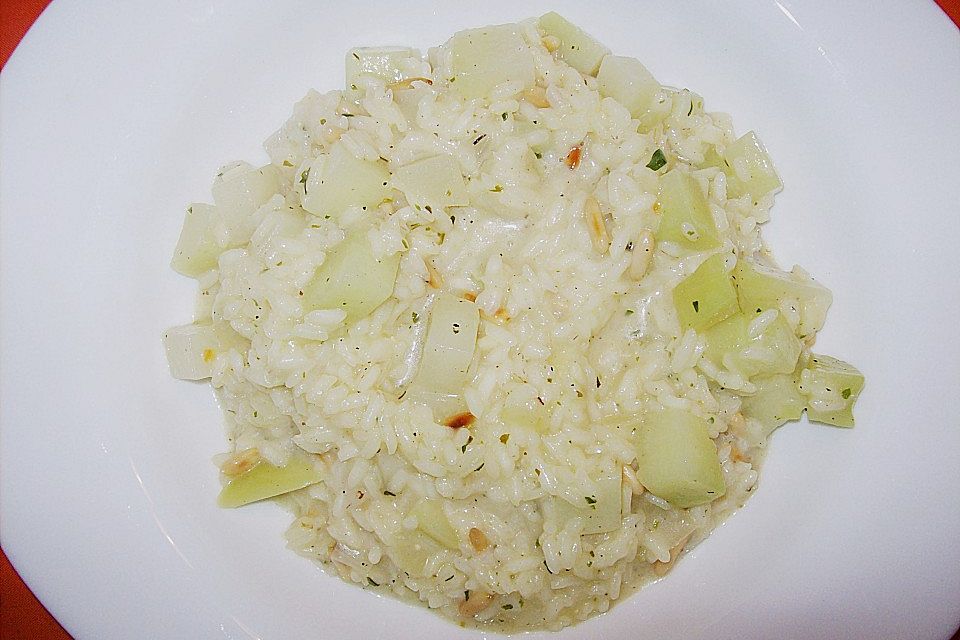 Kohlrabi-Risotto mit Pinienkernen