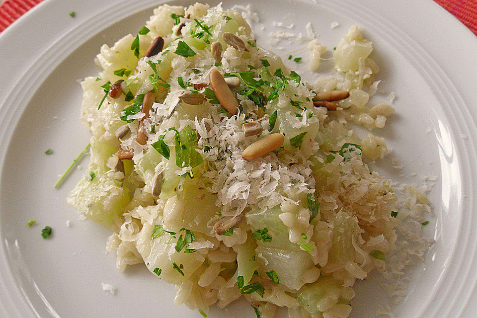 Kohlrabi-Risotto mit Pinienkernen