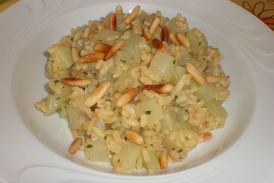 Kohlrabi-Risotto mit Pinienkernen