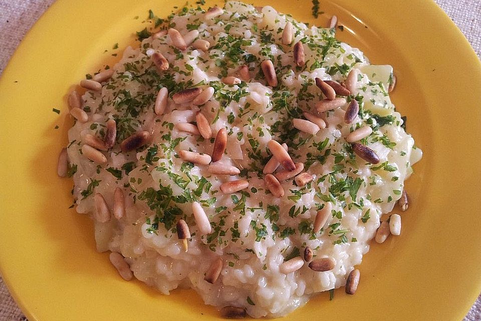 Kohlrabi-Risotto mit Pinienkernen