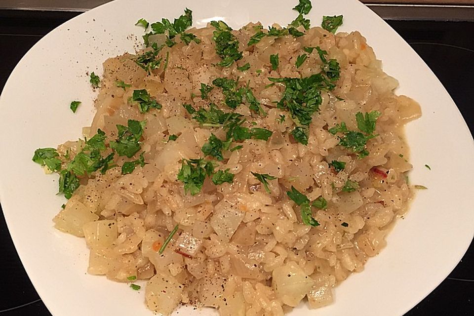 Kohlrabi-Risotto mit Pinienkernen